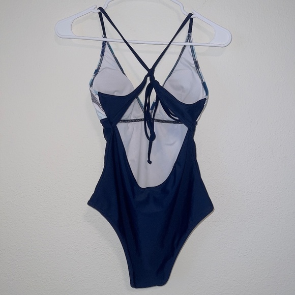 Cupshe Blue White Zig Zag Design One Piece Bathing Suit women's size medium - Picture 5 of 5